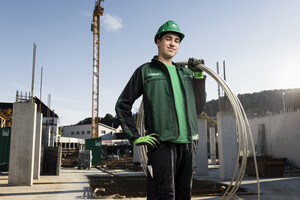 Das Foto zeigt einen Auszubildenden (Beton- und Stahlbetonbauer) bei der MATTHÄUS SCHMID Gruppe