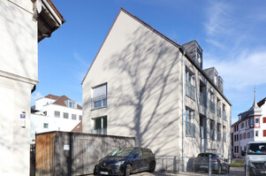 die Wohnanlage vom Nachbargrundstück