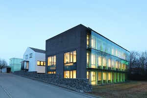 Das Foto zeigt das Verwaltungsgebäude der MATTHÄUS SCHMID Gruppe in Baltringen / Laupheim