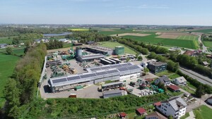 Das Foto zeigt eine Luftbildaufnahme des Firmengeländes der MATTHÄUS SCHMID Gruppe in Baltringen