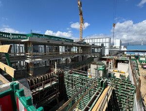 Das Foto zeigt den Rohbau der Baustelle Uhlmann Group Laupheim