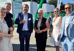 Das Foto zeigt eine Situation beim gemütlichen Come-together auf der Jahresbegegnung der Handwerkskammer Ulm 2026
