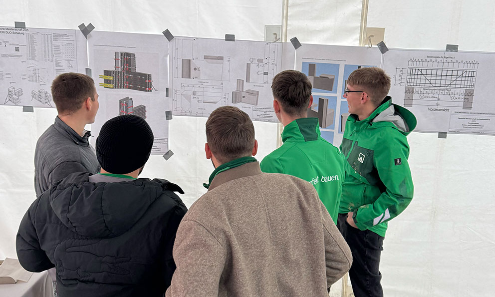 Halle, in der der Wettbewerb "Deutsche Meisterschaft der Bauhandwerke" in der Kategorie "Beton- und Stahlbetonbauer" stattfindet