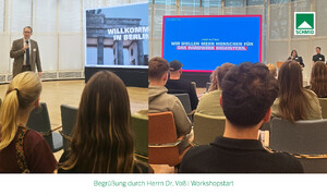 Teilnehmende des Jugendbeirats sitzen in einem Veranstaltungsraum und verfolgen Präsentationen auf einer großen Leinwand. Links ist die Begrüßung in Berlin zu sehen, rechts der Workshopstart mit einer Präsentation zur Kampagne „DAS HANDWERK“ und zur Nachwuchsgewinnung im Handwerk.